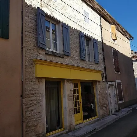 Studio Rénové Centre * Mansle-les-Fontaines